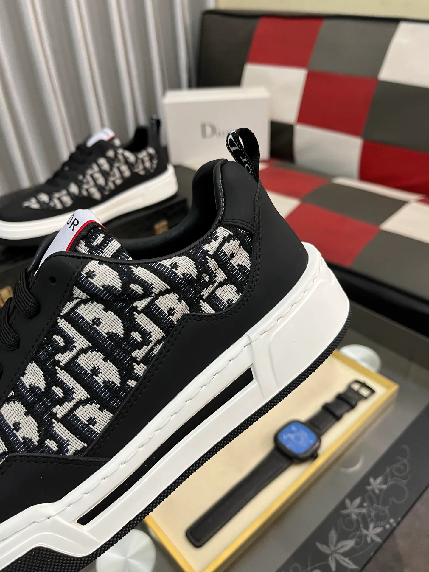 Men's men's shoes 💰420⌚️⌚️[Dior] 25ss new product B01 moral training shoes. The toe size design is a bit wider. The upper foot comfort is perfect. The threads are beautiful. Perfectly adaptable to trousers. Decorated with various classic details. Ideal for daily styling. Can be matched with various casual items to create exquisite looks. Fabric: First layer cowhide/lining sheepskin TPU original outsole Code number: 38-443️⃣Colors available